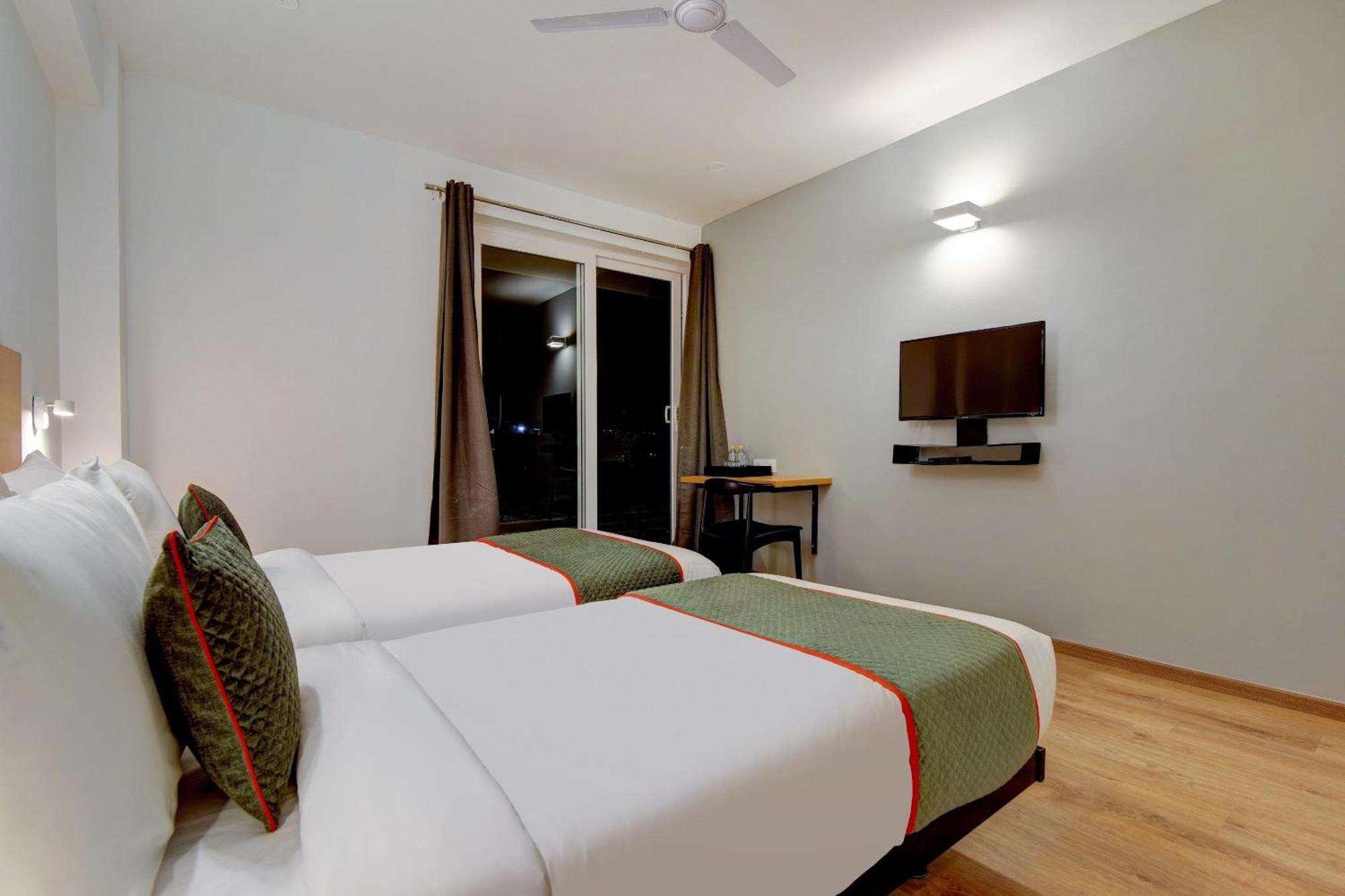 Townhouse Infinity Stays Ґурґаон Екстер'єр фото