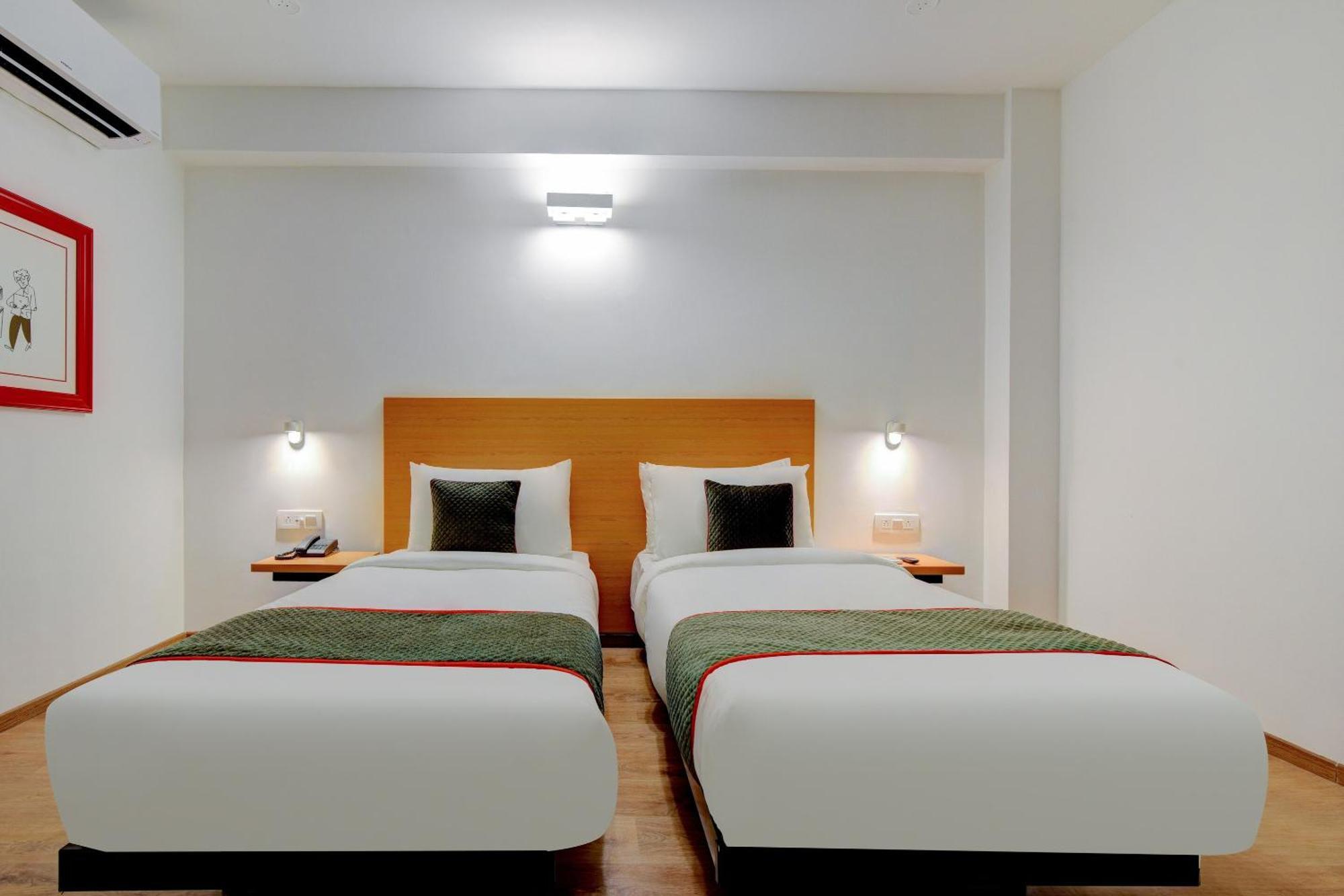 Townhouse Infinity Stays Ґурґаон Екстер'єр фото